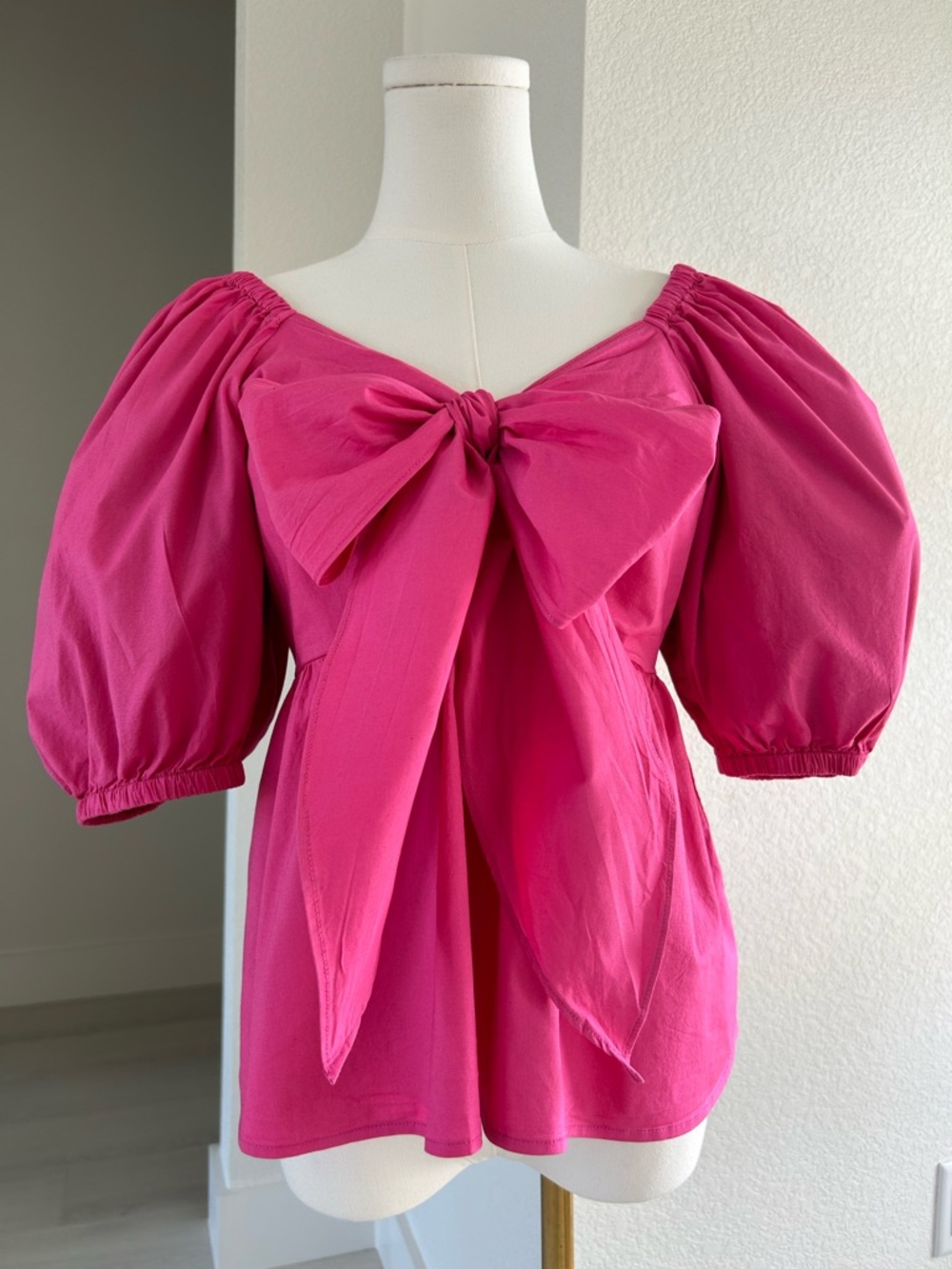 Crown & Ivy Barbie Pink Puff Sleeve Tie Front Babydoll Top Womens L - Picture 3 of 8